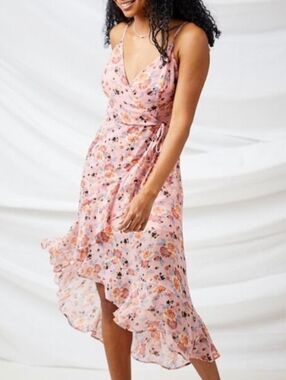 Altar'd State Tularosa Maya Dress in Pale Pink Floral